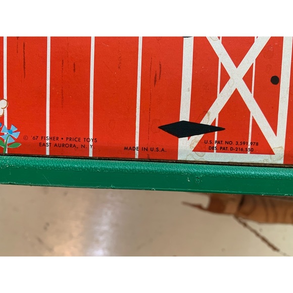 Vintage Fisher Price farm barn - Picture 10 of 10